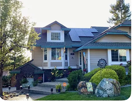 Spacious hilltop three-bedroom home with valley views in Auburn, California